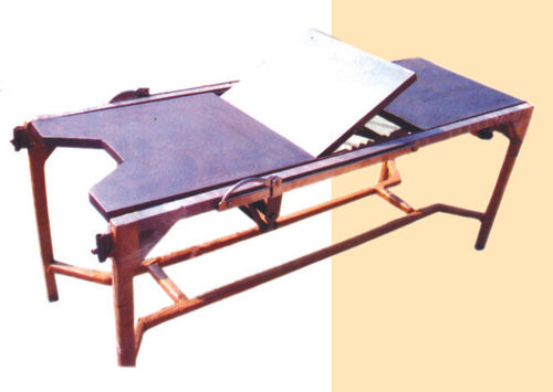 LABOUR TABLE CUM BIRTHING BED (S.S. TOP)