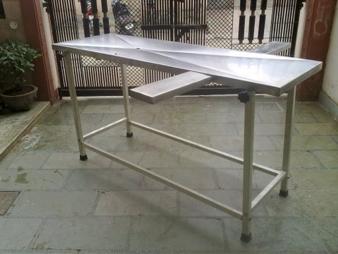 Dissection Table By SINGHLA SCIENTIFIC INDUSTRIES