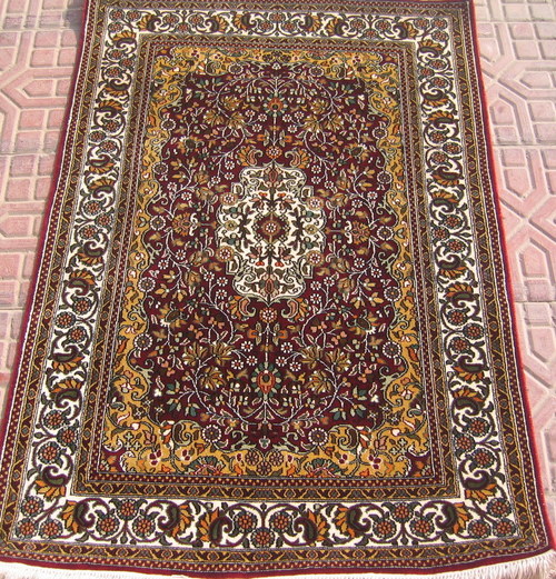 100% silk carpet handknotted
