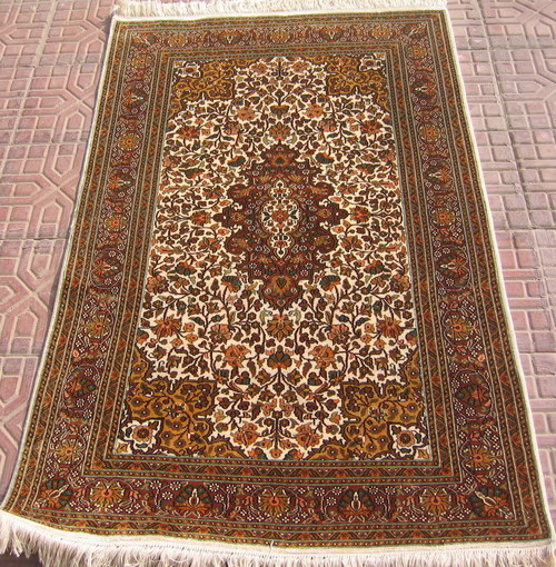100% silk carpet handknotted