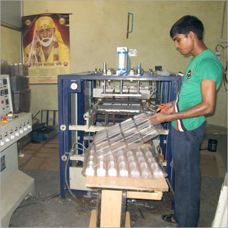 Vacuum Forming Machine