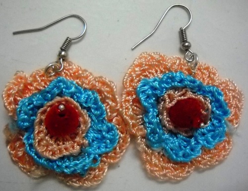 Crochet designer earings with diffrent color