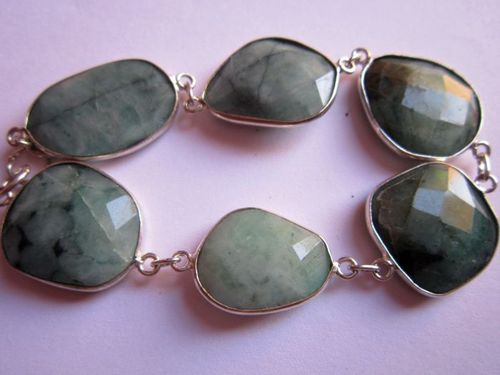 Connector Bracelet Size: 7-9 Inch
