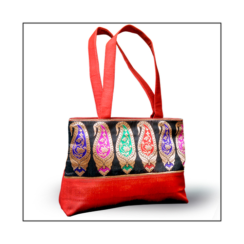 DESIGNER PURSE