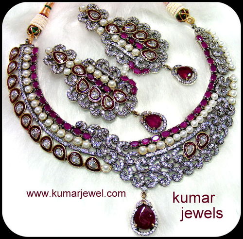 Designer Fusion Neck Set