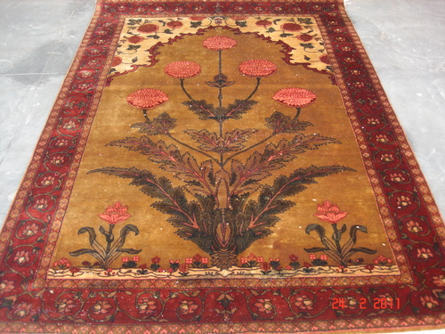 Designer Hand Knotted Sik Carpets
