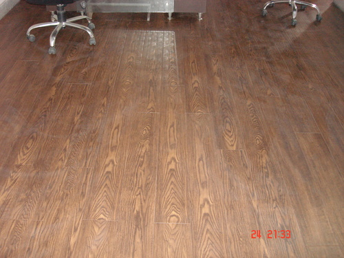 Wooden Flooring - Various Types of Wood Including Laminated, Hardwood & Engineered | Versatile Indoor and Outdoor Use, Durable Decking & Cladding Options