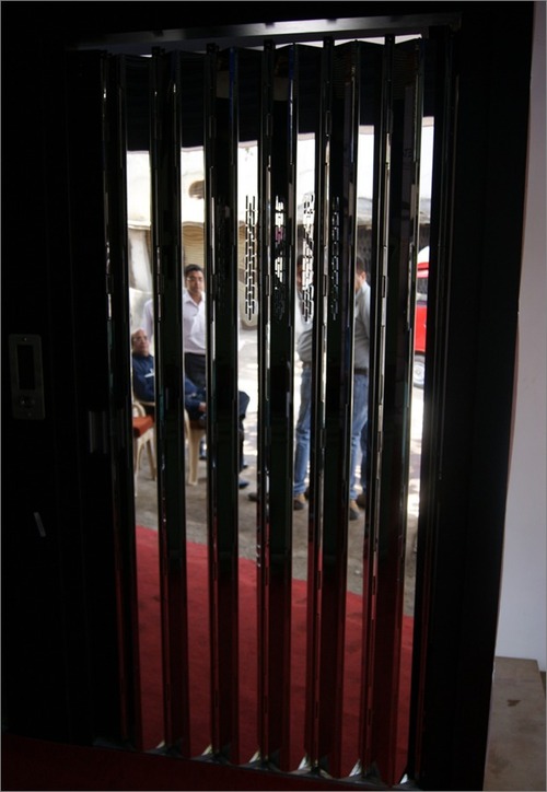 SS Mirror Finish Accordion Door