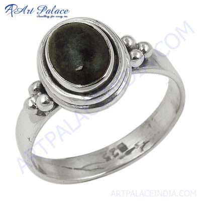 Gracious Fashionable Turquoise Gemstone Silver Ring