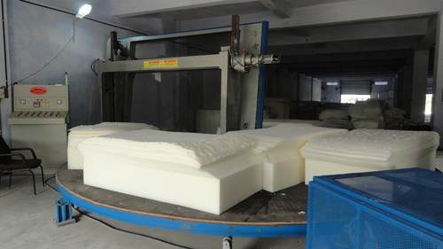 Circular foam cutting machine
