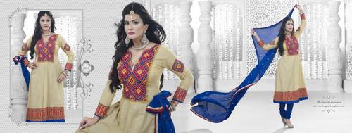 Viva N Diva-Nargis Suits
