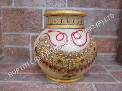 DECORATIVE FLOWER VASE