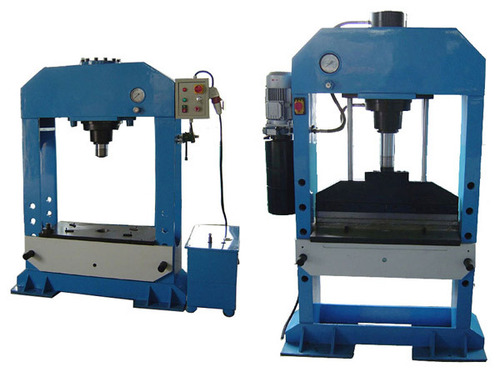 Hydraulic Press Machine - Supreme Metal Construction, Various Sizes & Specifications | Vacuum Forming, Compression Molding, Carpet Forming