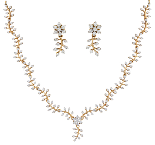 Simple Yet Chic Diamond Necklace Set