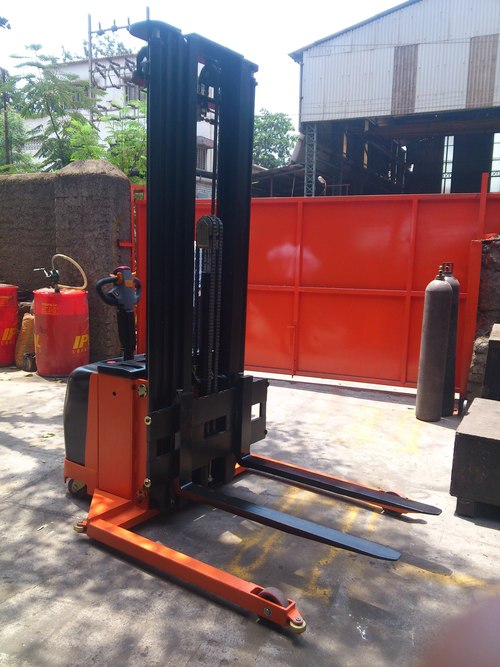 Electric Stacker