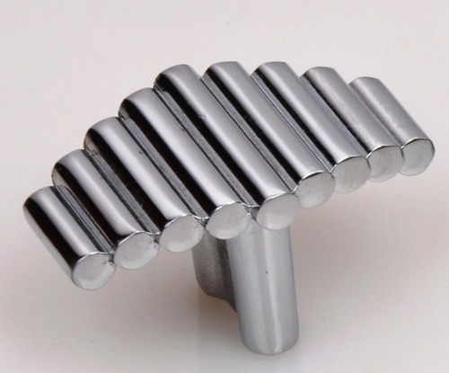 cabinet knobs and pulls