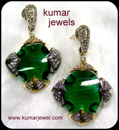 Green color earring