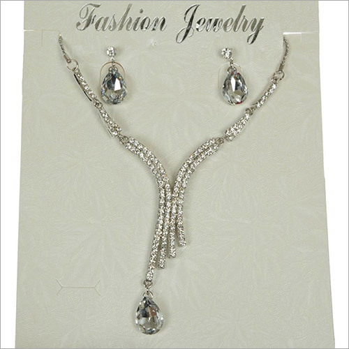 1.4 NEW 7 Shades of Jane Sparkling Fashion Diamond Studded Necklace Set