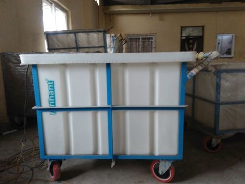 Wet Linen Trolley Drum Capacity: 300 Liter (L)