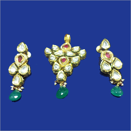 Studded Diamond Pendant Set