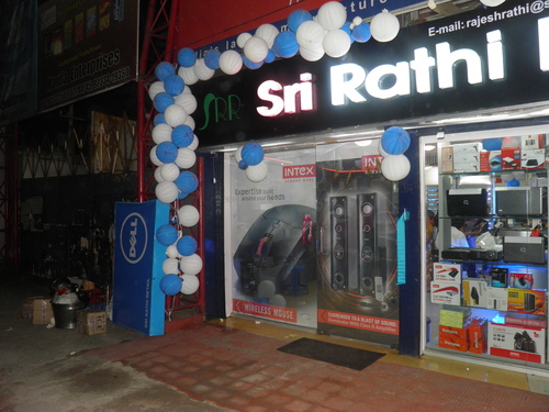 showroom inugration ' s snap