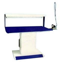 Vacuum pressing table