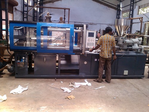 320 Ton Injection Moulding Machine