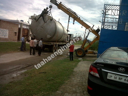 Industrial Storage Tanks - Stainless Steel Round Shape White Color | Application: Industrial Storage