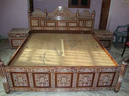 INLAID BED
