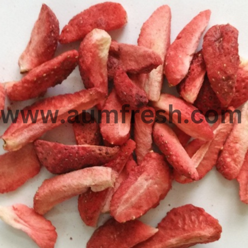 Organic Freeze Dried Strawberry टुकड़ाs