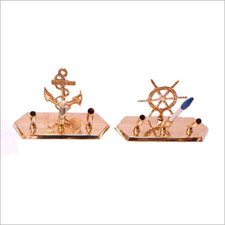 Nautical pen stand
