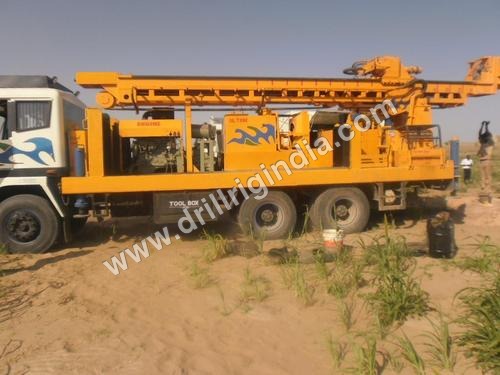 DTH Drilling Rig with deck engine