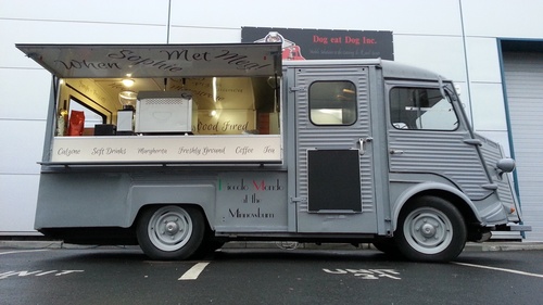 Mobile Food Stall - Steel & Wood, 12ft x 6ft x 7ft, 120v/240v | Mobile Kitchen, Refrigeration, Easy Setup, 4 Wheels