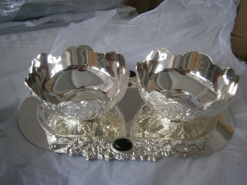 ( OVAL TRAY + 2 BOWLS )