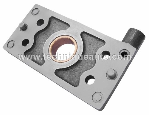 Hyd. Pump Plate Small With Bush Swaraj