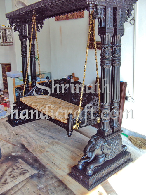 Elephant Pillar Swing