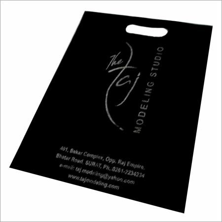 Nonwoven Black D Cut Bags