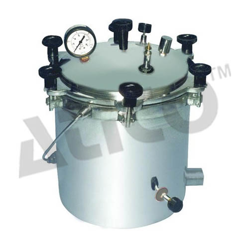 Laboratory Autoclaves Chamber Size: 300Mm X 350Mm (25 L)