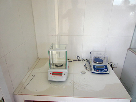 Laboratory Glassware & Equipment