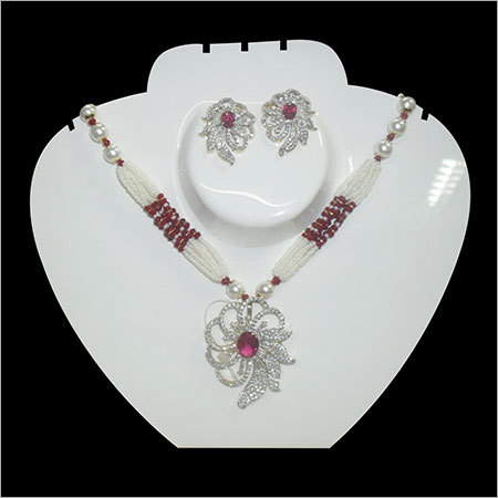 Pendant Set - Silver Diamond 2x2 cm White, 40 cm Chain | Matching Earrings, Customizable, Polished Finish