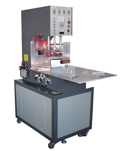 High frequency welder for plastic package