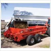 Manure Spreader With Rear Discharge