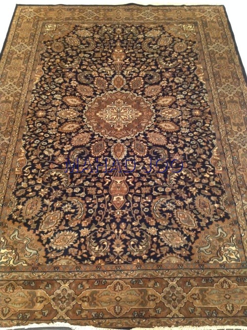 HAND MADE WOOL CARPET