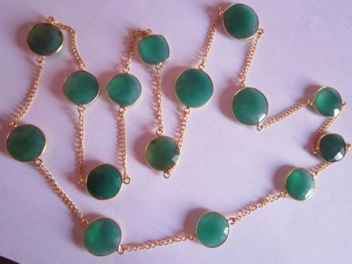 Green Onyx Gold Vermiel Connectors Chain Size: 18 Inch