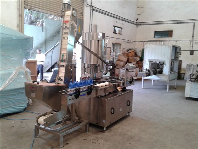 Automatic Bottle Screw Capping Machines