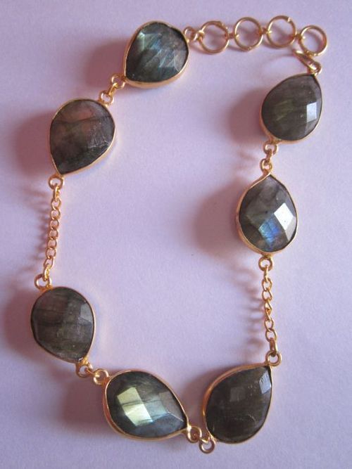 7 pcs.Labradorite gold vermiel connectors bracelet Approx 68cts. 