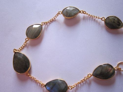 6 pcs. Labradorite gold vermiel connectors bracelet Approx 60cts. 