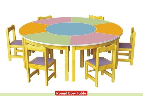 Round Bow Table