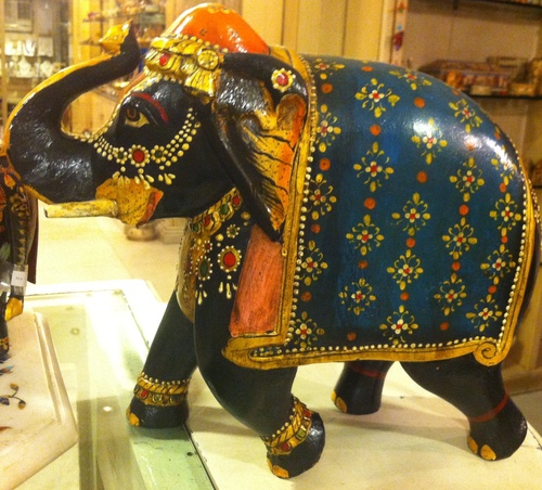 WOODEN ELEPHANT HAND PAINT WORK