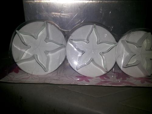 Fondant Plunger Cutters
